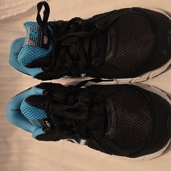 New Balance Black And Blue Running Shoe 401 7.5 - Picture 2 of 4